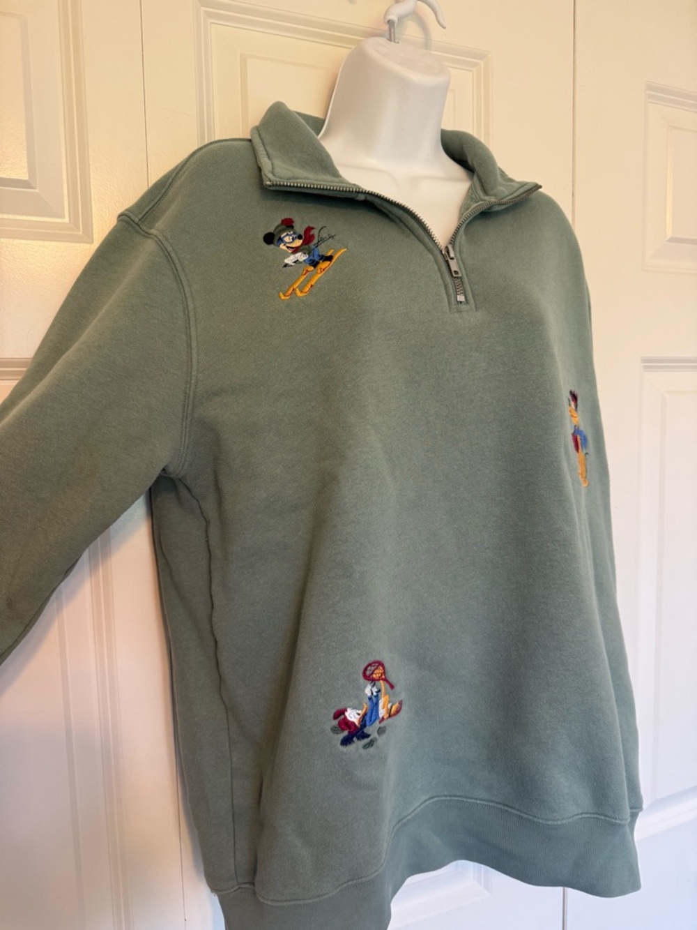 Disney Parks Mickey Mouse & Friends Homestead 1/4 Zip Pullover RARE Unisex M - Picture 3 of 9